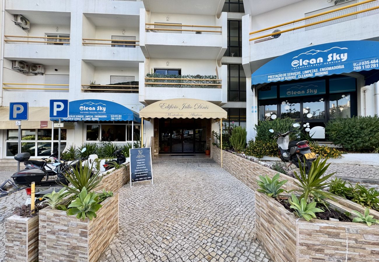 Apartamento en Albufeira - ALBUFEIRA VINTAGE APARTMENT 2 WITH POOL by HOMING