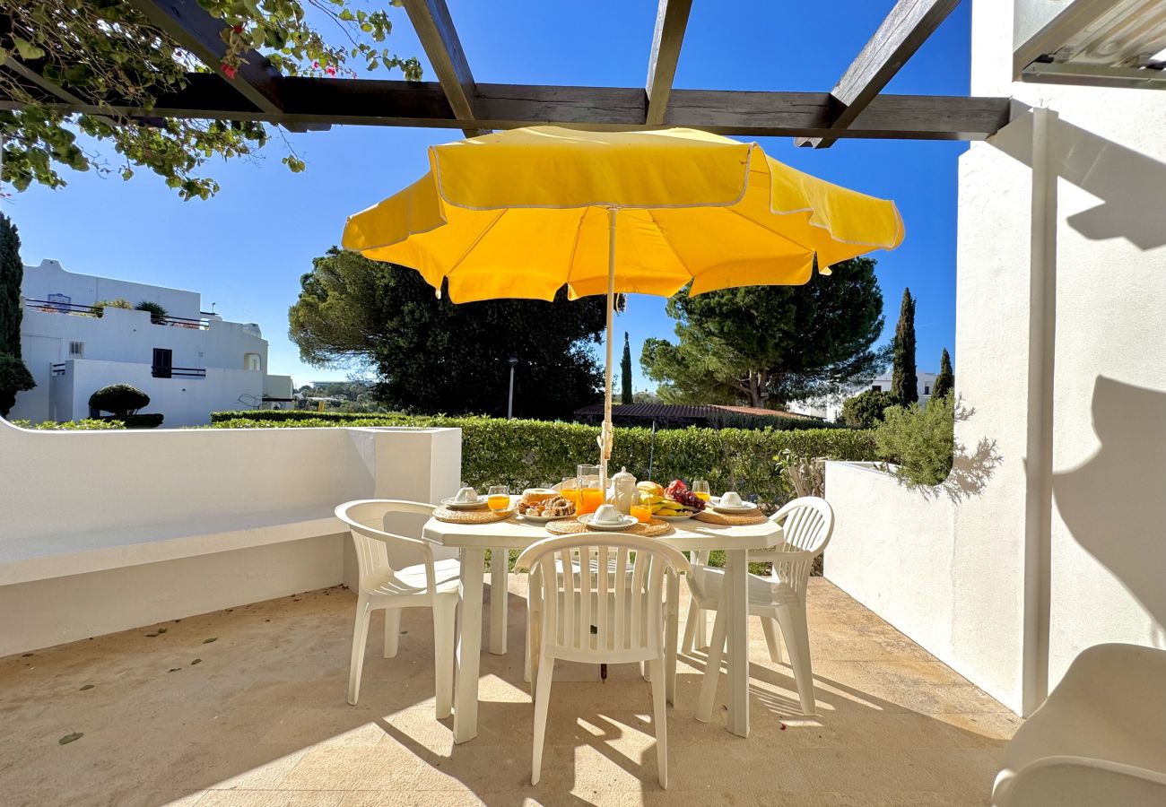 Apartamento en Albufeira - ALBUFEIRA BALAIA GOLF VILAGE 8 WITH POOL by Homing