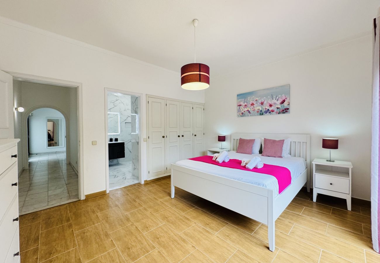 Apartamento en Vilamoura - VILAMOURA SUMMER VILLA WITH POOL by HOMING