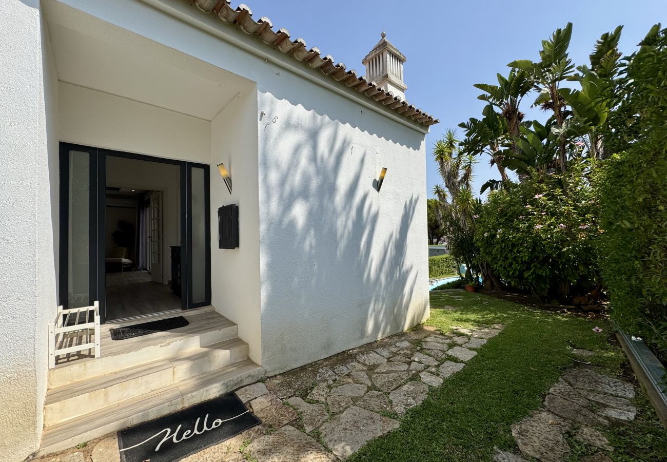 Villa en Vilamoura - VILAMOURA BROWNS VILLA WITH POOL by HOMING