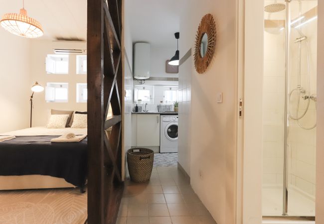 Studio à Lisboa - GOLDEN STUDIO INSIDE CASTLE WALLS by HOMING Studio à Lisboa - GOLDEN STUDIO INSIDE CASTLE WALLS by HOMING