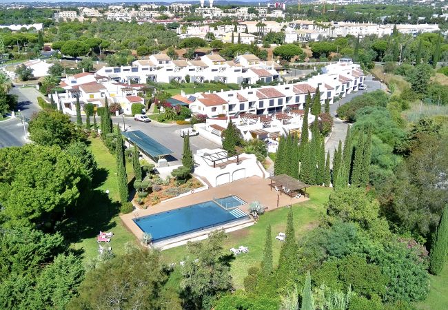 Villa à Vilamoura - VILAMOURA CLUB VILLA 2 WITH POOL by HOMING