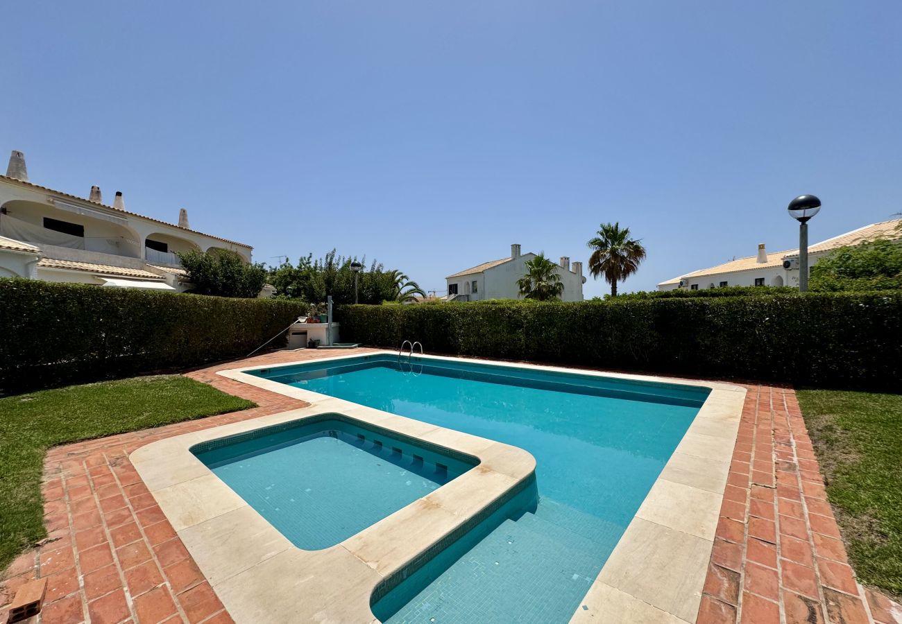 Appartement à Vilamoura - VILAMOURA CLASSIC 3 WITH POOL by HOMING