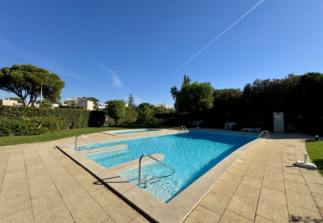 Appartement à Vilamoura - VILAMOURA GOLF APARTMENT 4 WITH POOL by HOMING